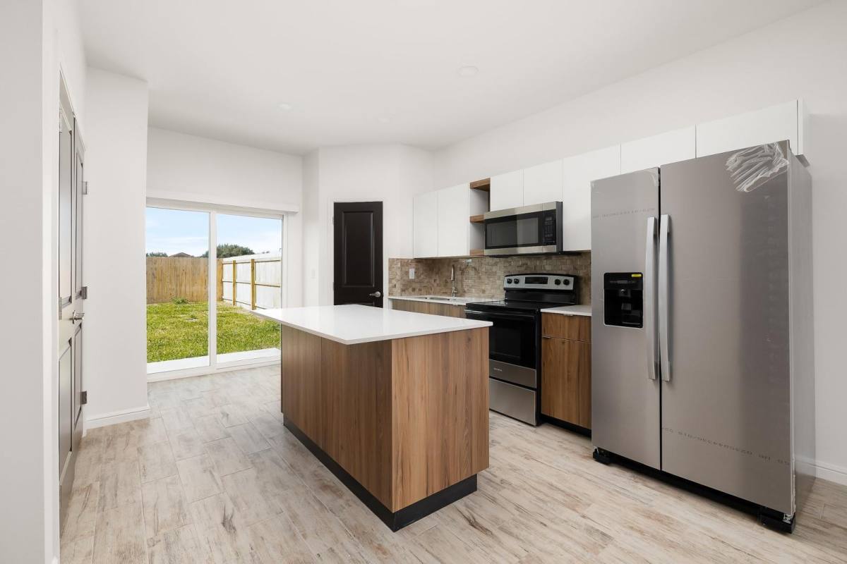 Townhouse for rent at 609 Jasper St 609-2, Edinburg, TX 78541