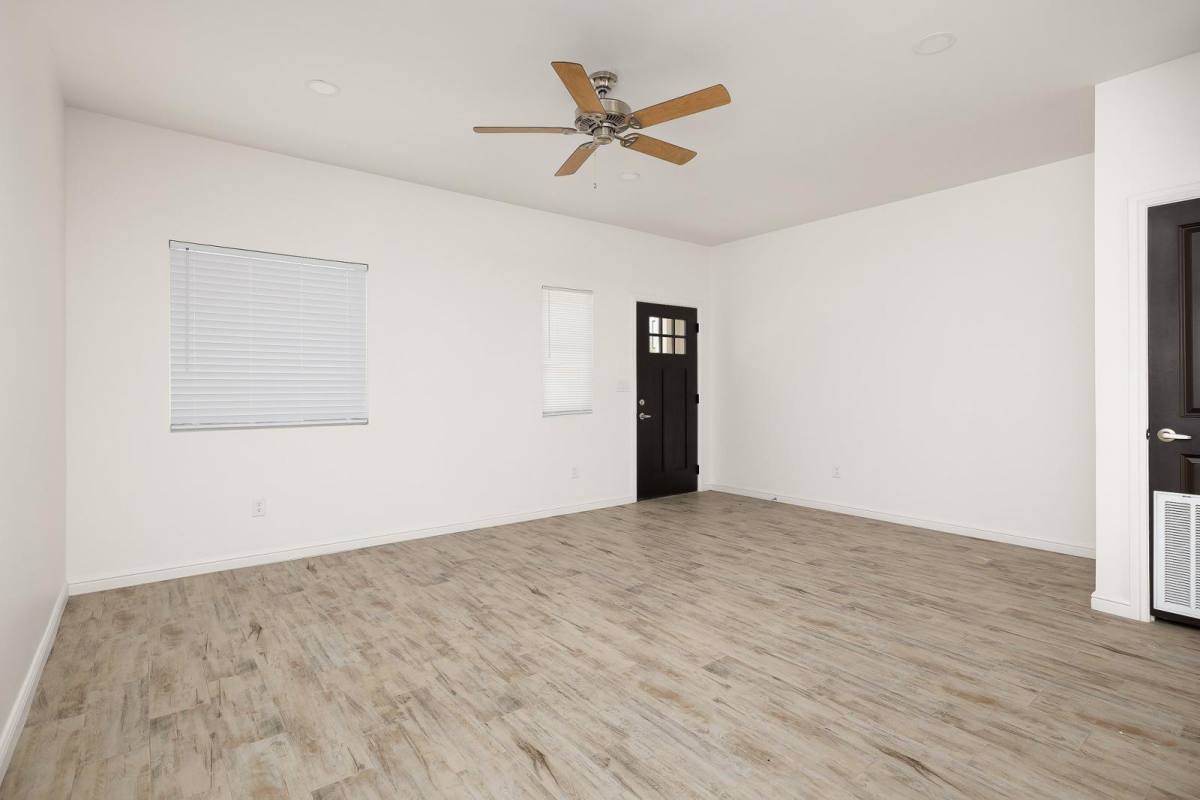Townhouse for rent at 609 Jasper St 609-2, Edinburg, TX 78541