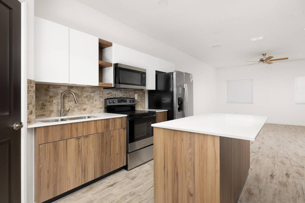 Townhouse for rent at 609 Jasper St 609-2, Edinburg, TX 78541