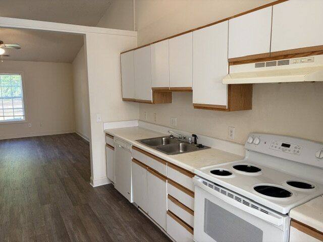 Apartment for rent at 450 Lake Rd #B, Greenville, NC 27834