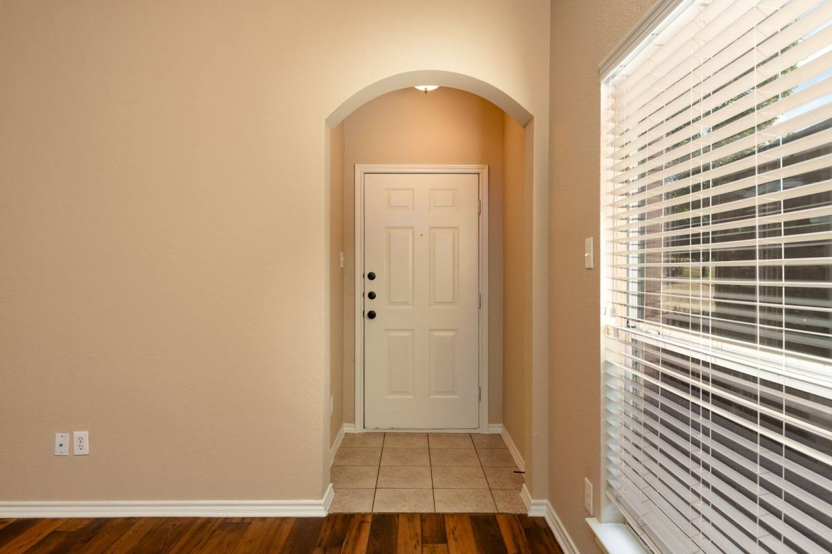 Apartment for rent at 1405 Piedmont Dr, Mansfield, TX 76063