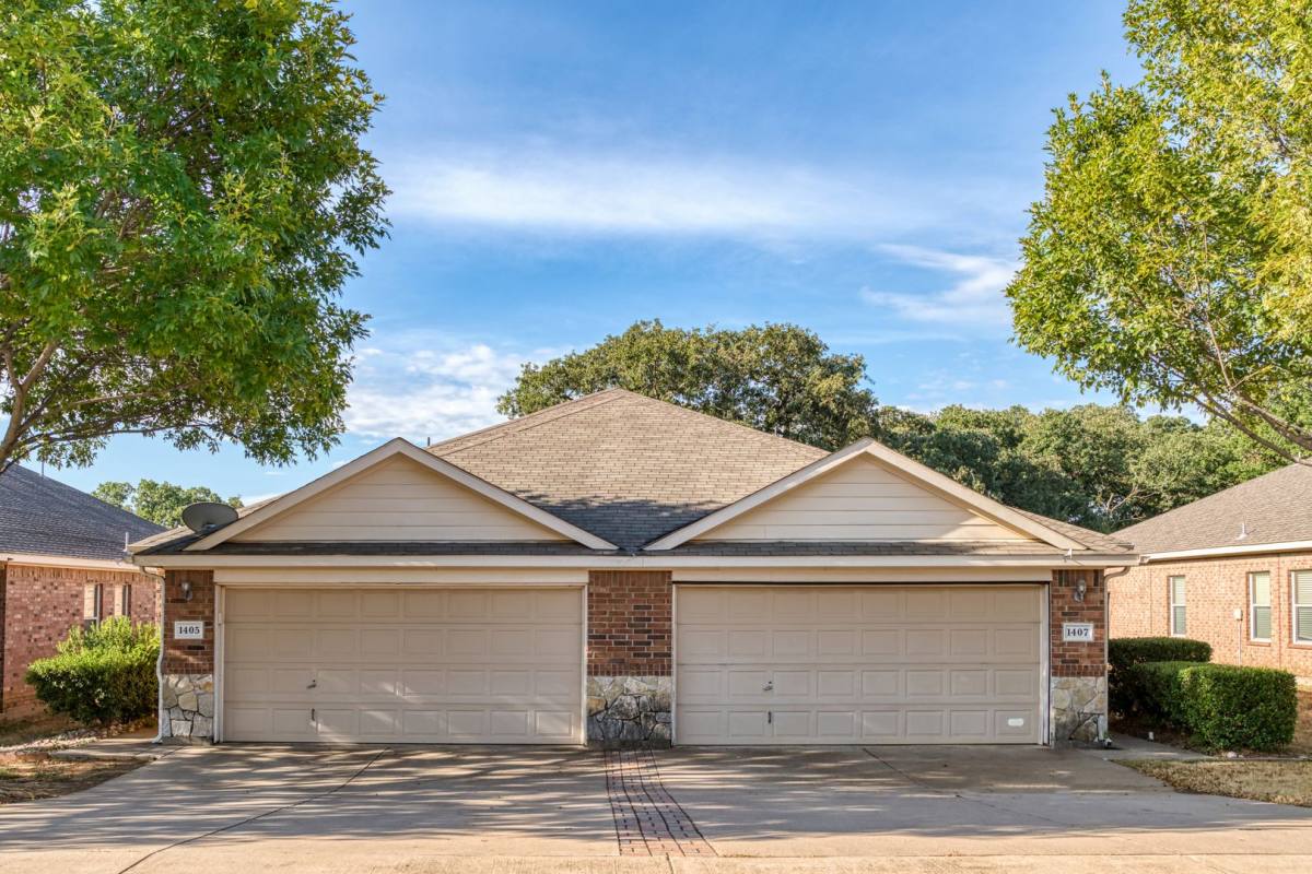 Apartment for rent at 1405 Piedmont Dr, Mansfield, TX 76063