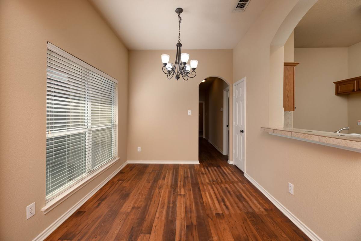 Apartment for rent at 1405 Piedmont Dr, Mansfield, TX 76063