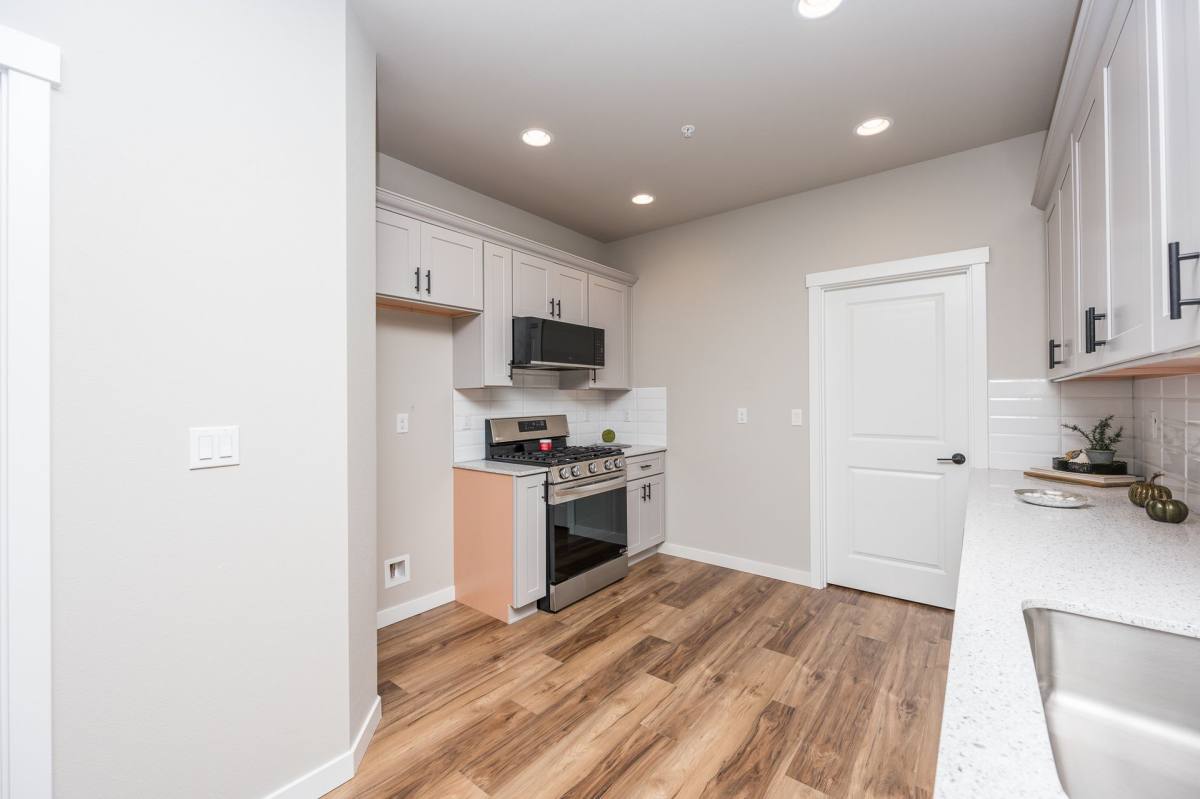 Condo for rent at 4002 10th St SE, Puyallup, WA 98374