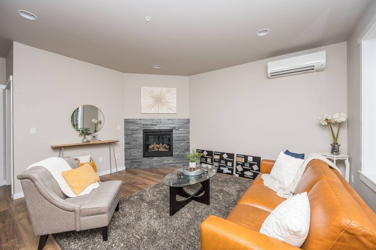 Condo for rent at 4002 10th St SE, Puyallup, WA 98374