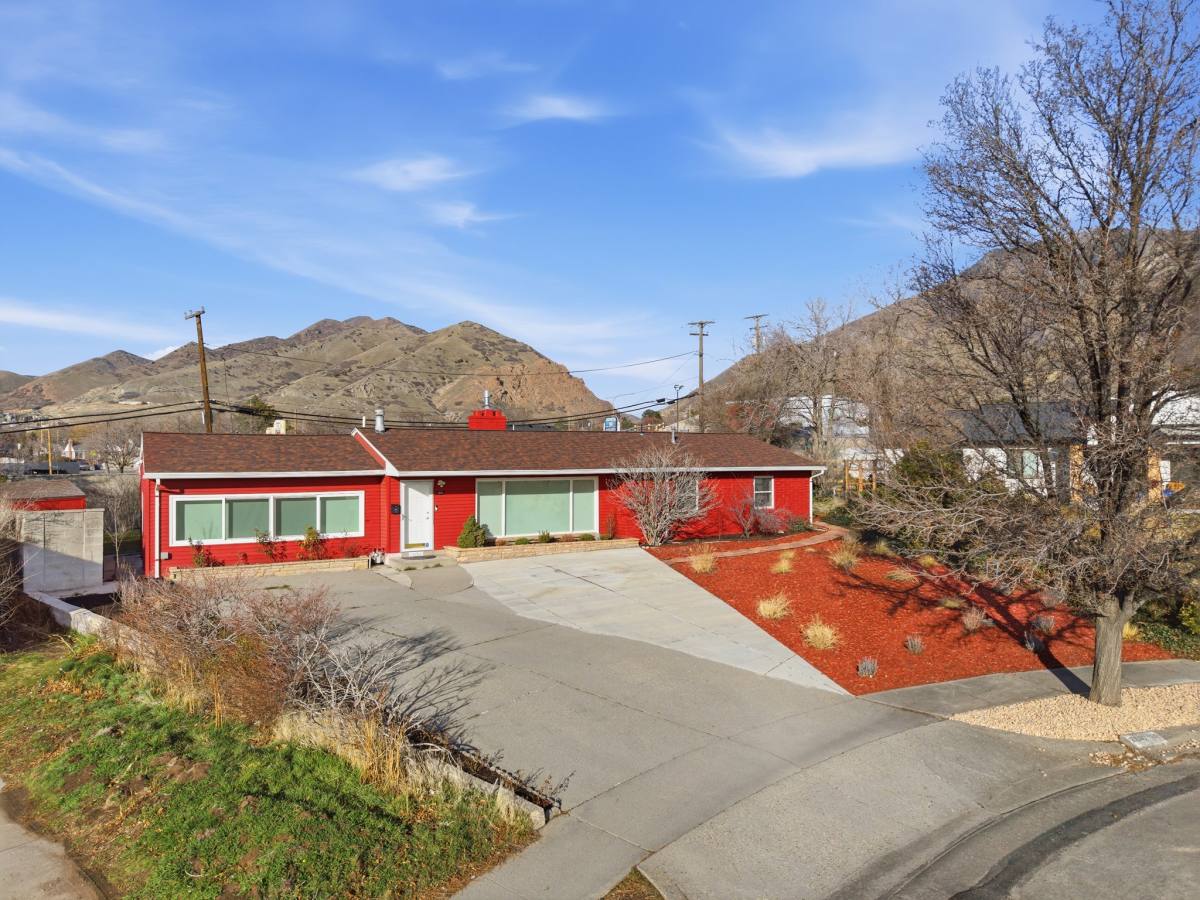 House for rent at 2885 E Loran Heights Dr, Salt Lake City, UT 84109