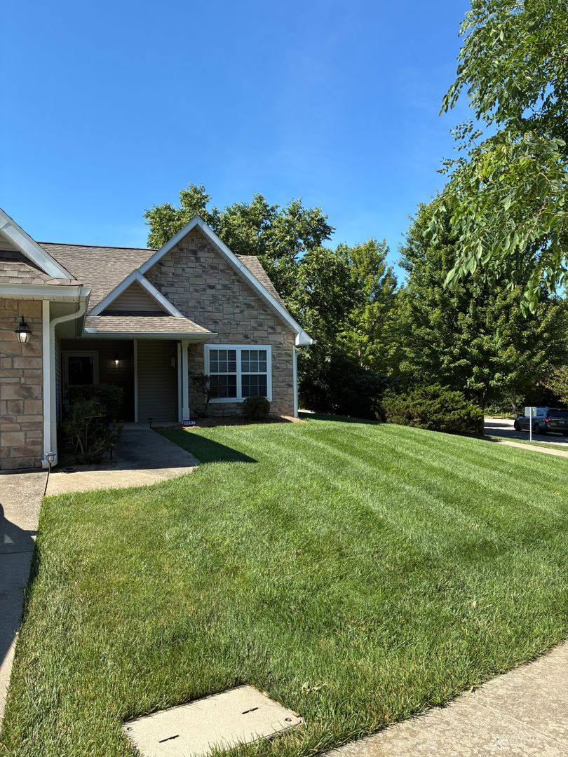 Apartment for rent at 2097 W Arbor Ridge Way, Bloomington, IN 47403