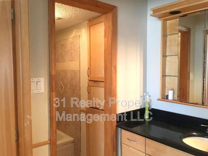 Townhouse for rent at 5616 Harvest Hill Rd, Dallas, TX 75230
