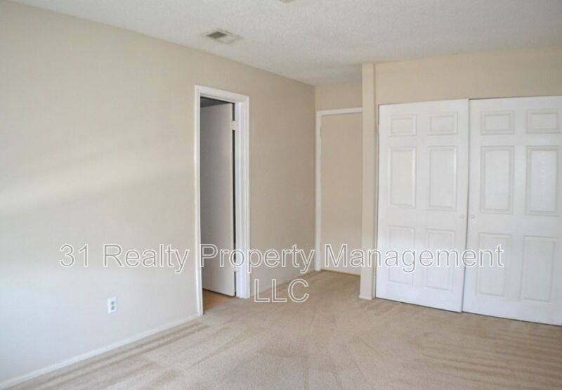 Townhouse for rent at 5616 Harvest Hill Rd, Dallas, TX 75230