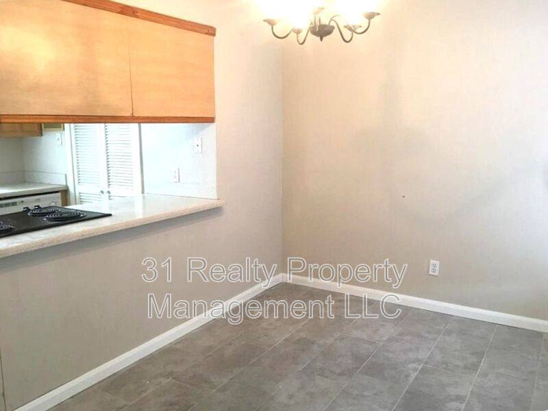 Townhouse for rent at 5616 Harvest Hill Rd, Dallas, TX 75230