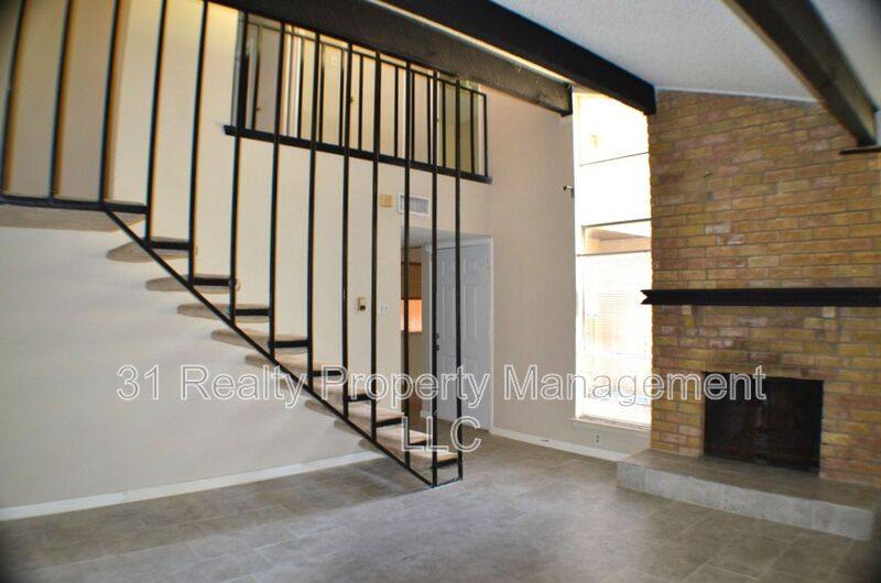 Townhouse for rent at 5616 Harvest Hill Rd, Dallas, TX 75230