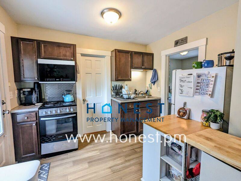 Apartment for rent at 18 Warren St #2, Hallowell, ME 04347