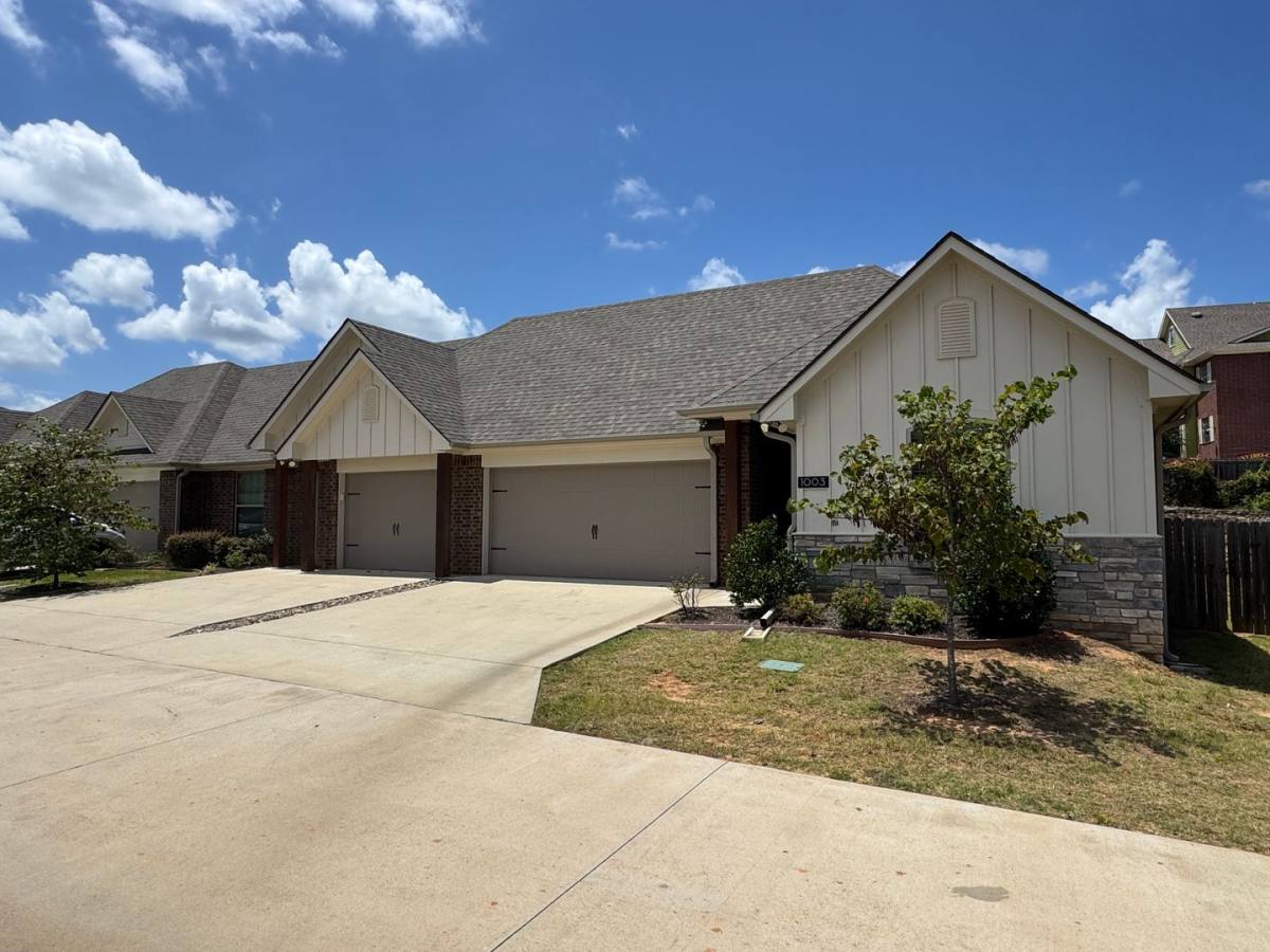 Apartment for rent at 4300 Huntingtower Dr, Tyler, TX 75707