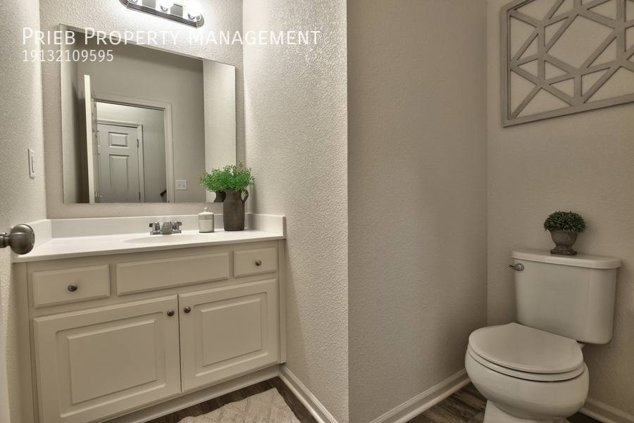 Townhouse for rent at 21629 W 126th Terrace #BUILDING 24, Olathe, KS 66061