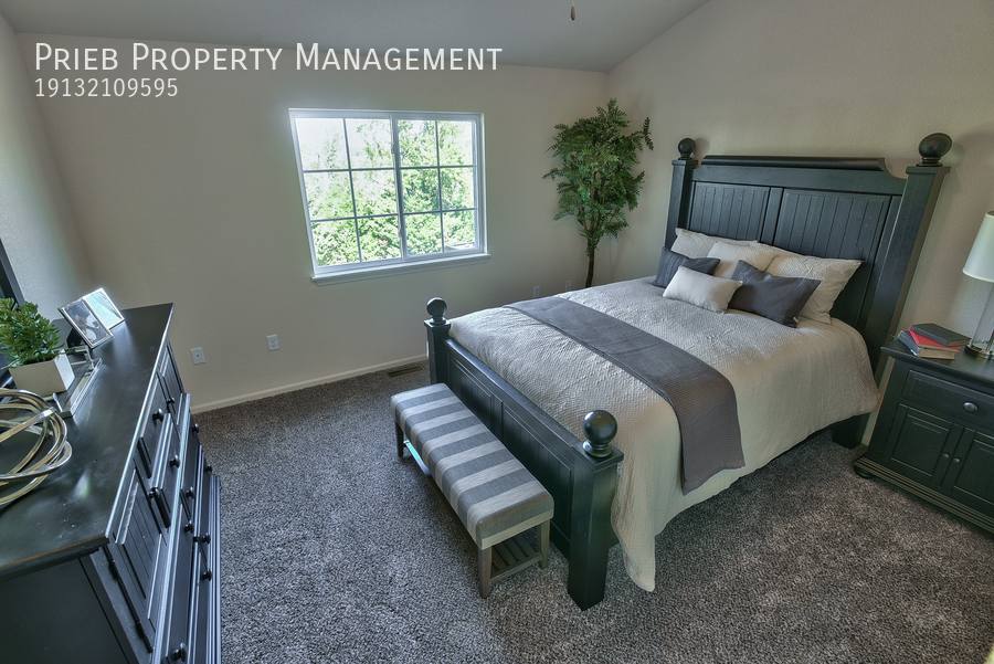 Townhouse for rent at 21629 W 126th Terrace #BUILDING 24, Olathe, KS 66061
