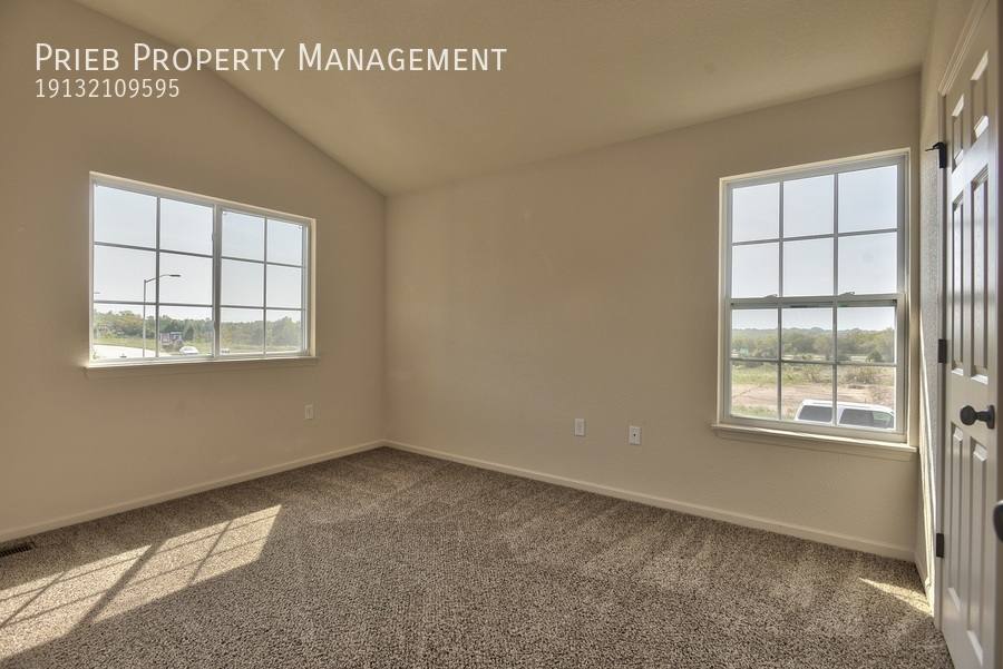 Townhouse for rent at 21629 W 126th Terrace #BUILDING 24, Olathe, KS 66061