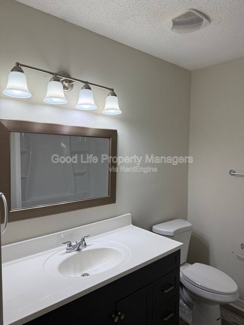 Apartment for rent at 9980 Bowman Ave #C, Pensacola, FL 32534