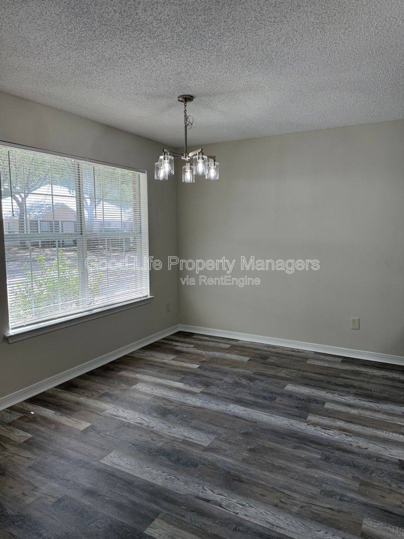 Apartment for rent at 9980 Bowman Ave #C, Pensacola, FL 32534