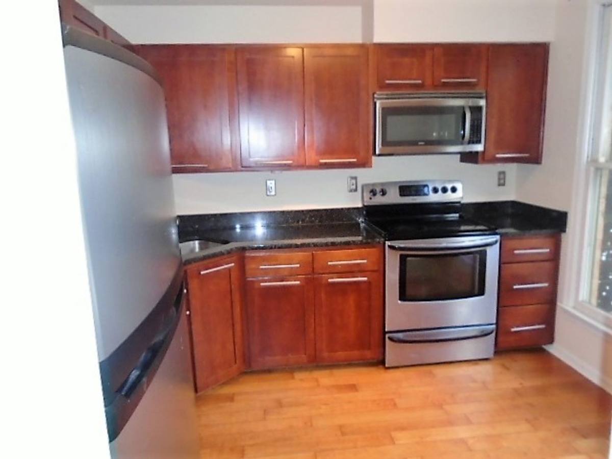 Townhouse for rent at 1211 S Linwood Ave, Baltimore, MD 21224