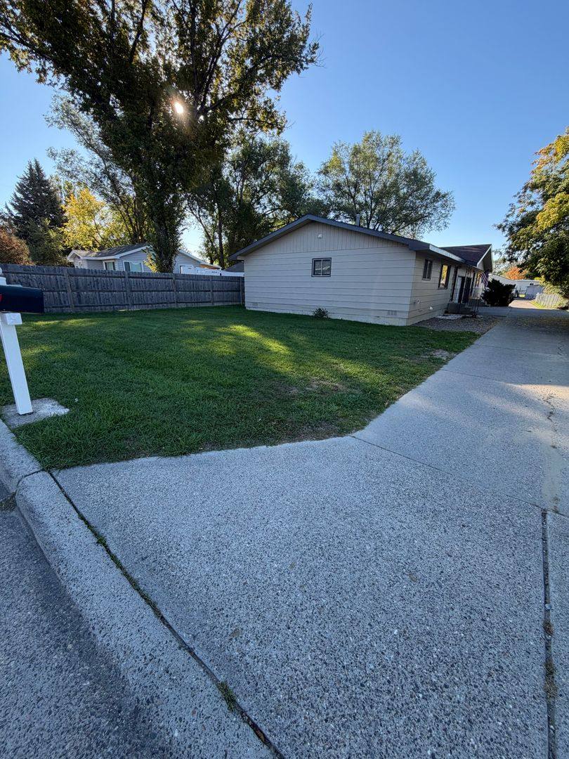 Apartment for rent at 332-334 Covert Lane, Billings, MT 59105