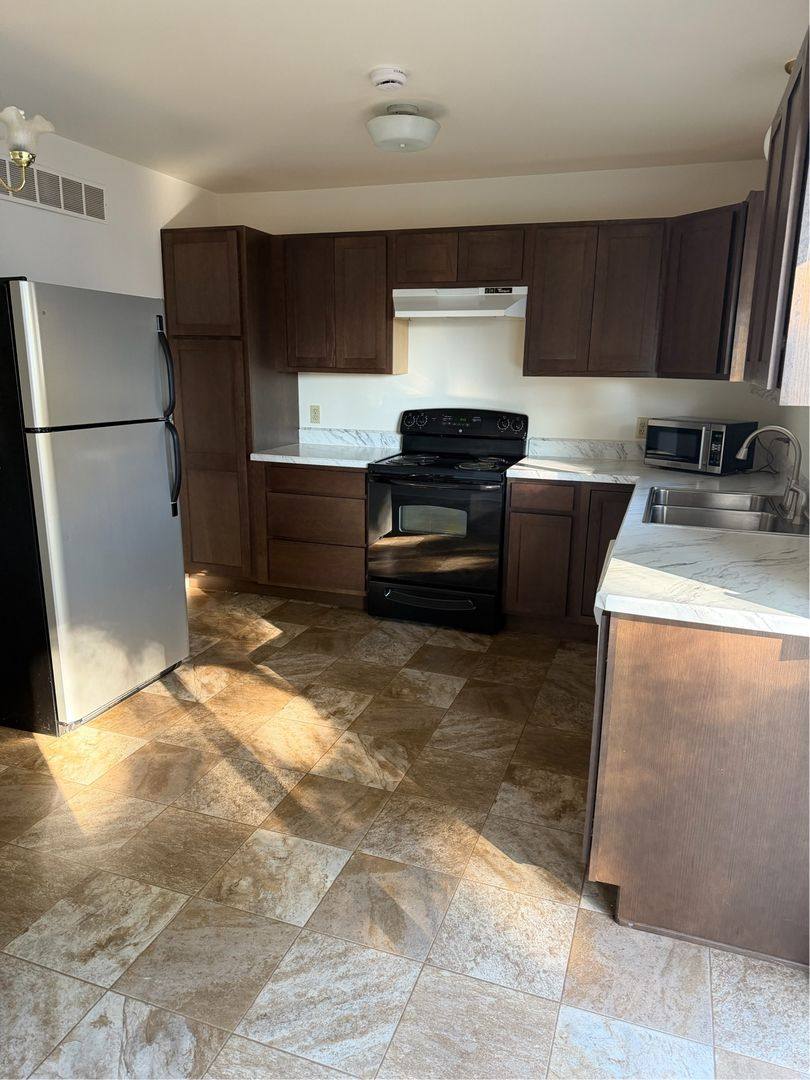 Apartment for rent at 332-334 Covert Lane, Billings, MT 59105
