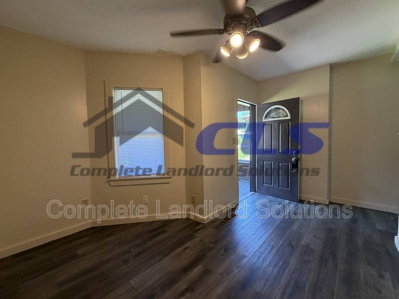 Apartment for rent at 1362 Chestnut St #1, Terre Haute, IN 47807