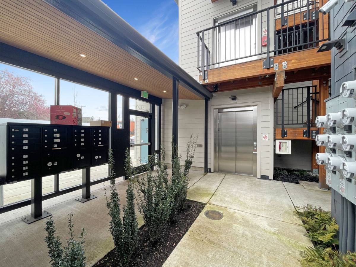 Apartment for rent at 3450 NE 50th Ave, Portland, OR 97213