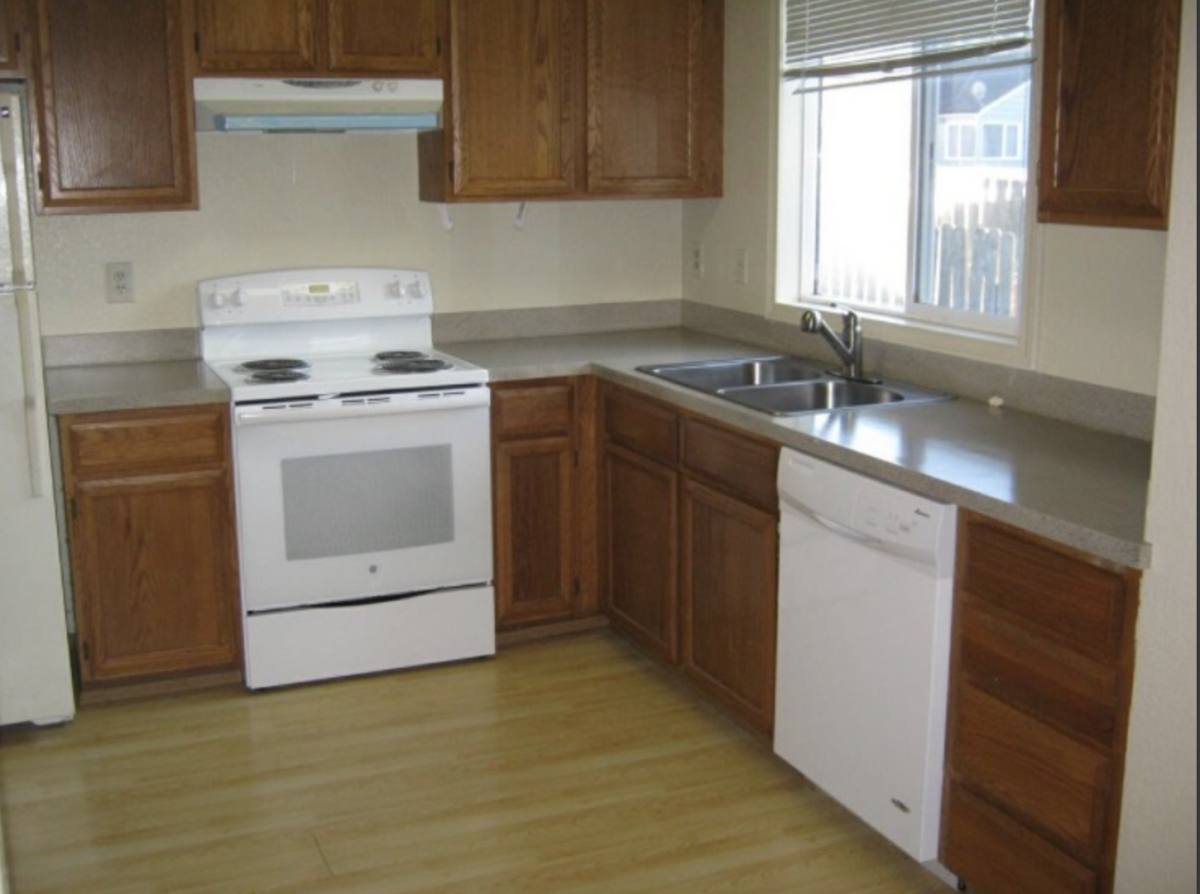 Apartment for rent at Alki Villas, 3058 63rd Ave SW, Seattle, WA 98116