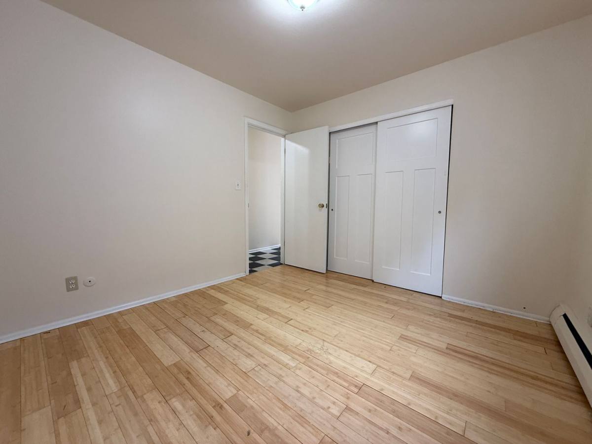 1004 E Pleasant St, Milwaukee, WI 53202 - Apartment for Rent - Image 8