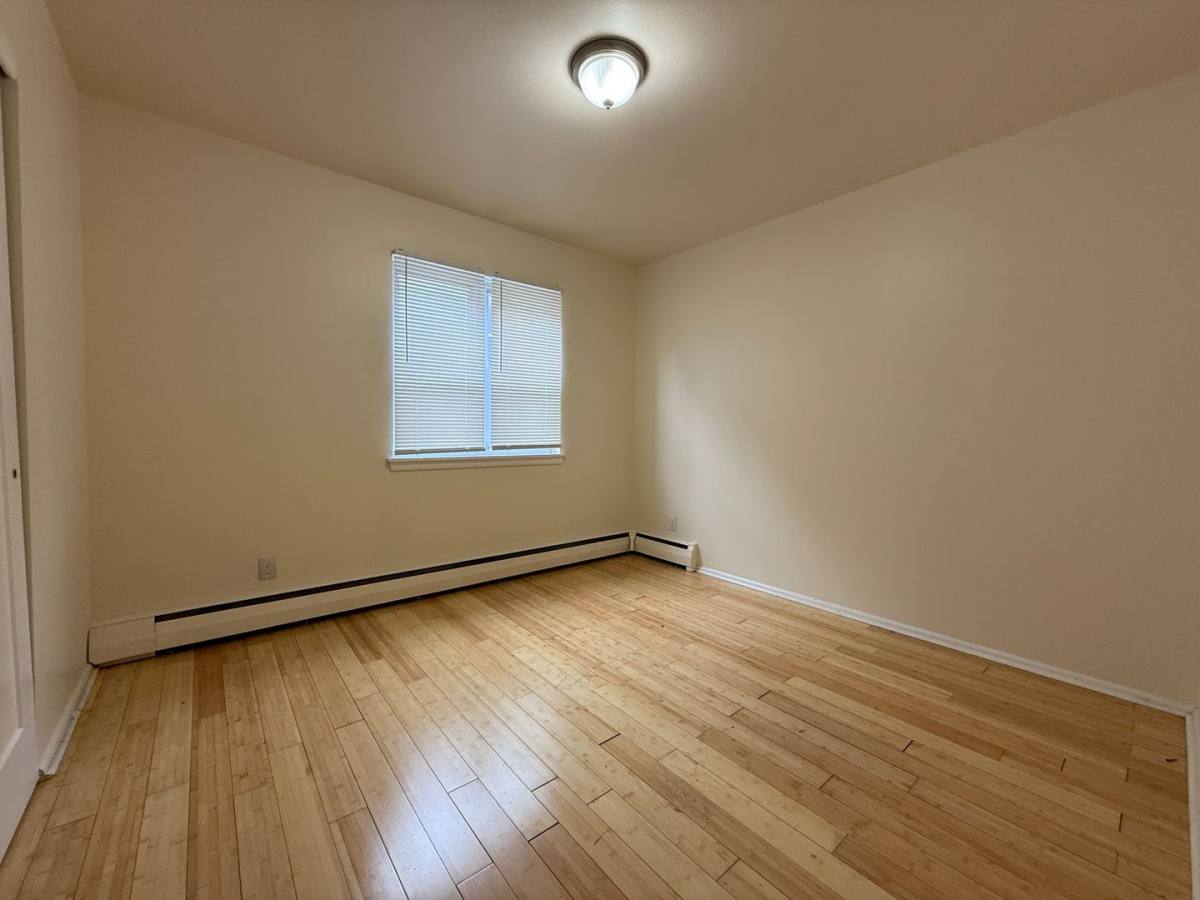 1004 E Pleasant St, Milwaukee, WI 53202 - Apartment for Rent - Image 7