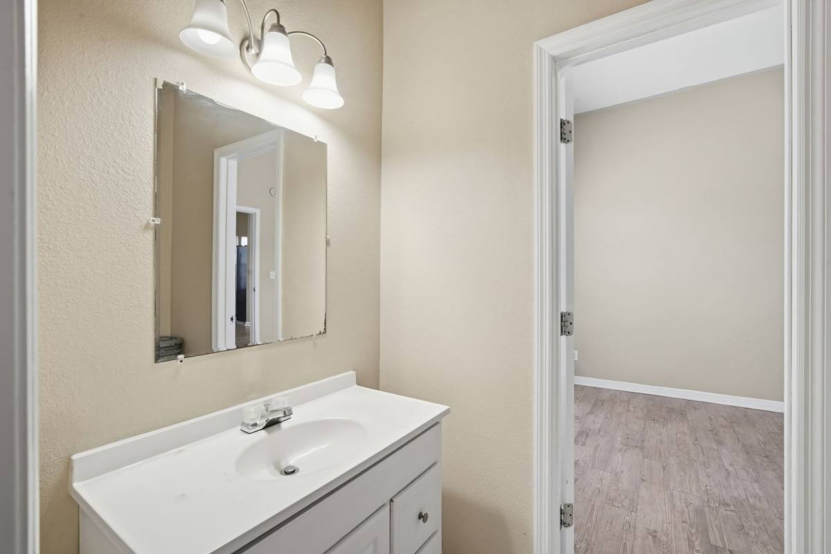 2411 E 18th, Tampa, FL 33605 - House for Rent - Image 9