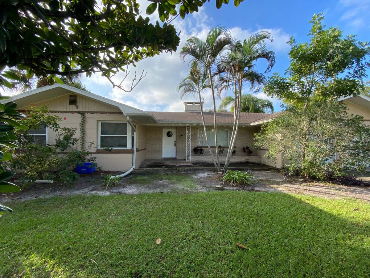 Apartment for rent at 1060 Indian Beach, Sarasota, FL 34234