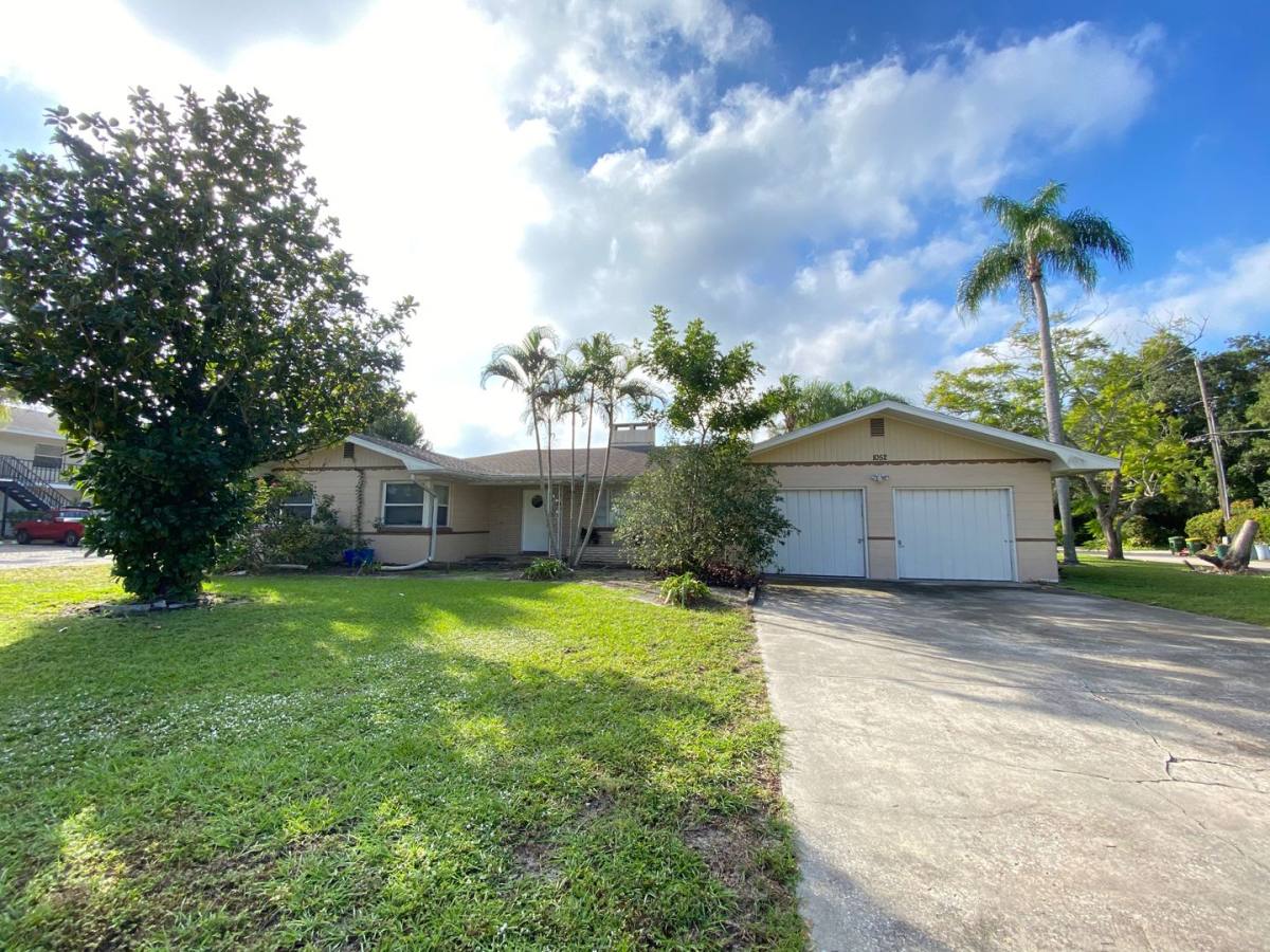 Apartment for rent at 1060 Indian Beach, Sarasota, FL 34234
