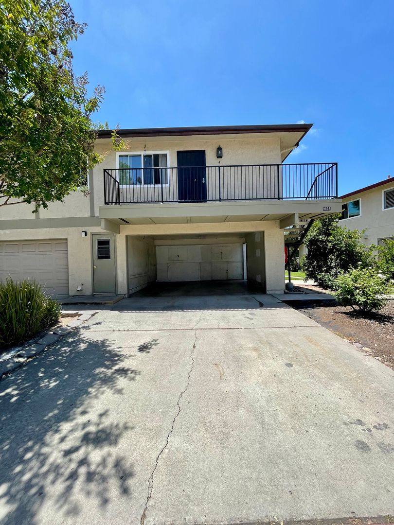 House for rent at 9858 Mission Vega Rd, Santee, CA 92071