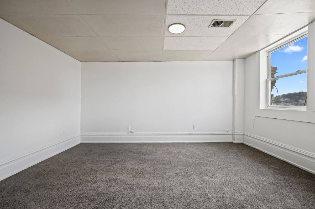 Apartment for rent at 6 E Pike St, Canonsburg, PA 15317