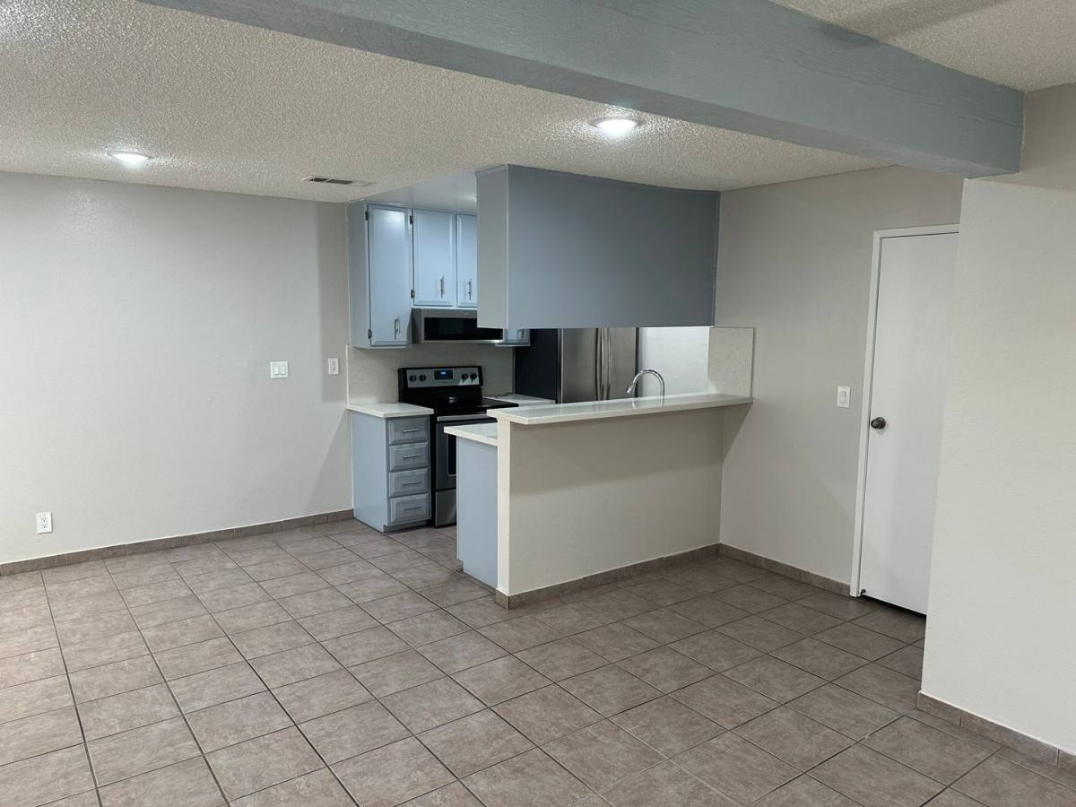 Townhouse for rent at 2274 E Desert Inn Rd, Las Vegas, NV 89169