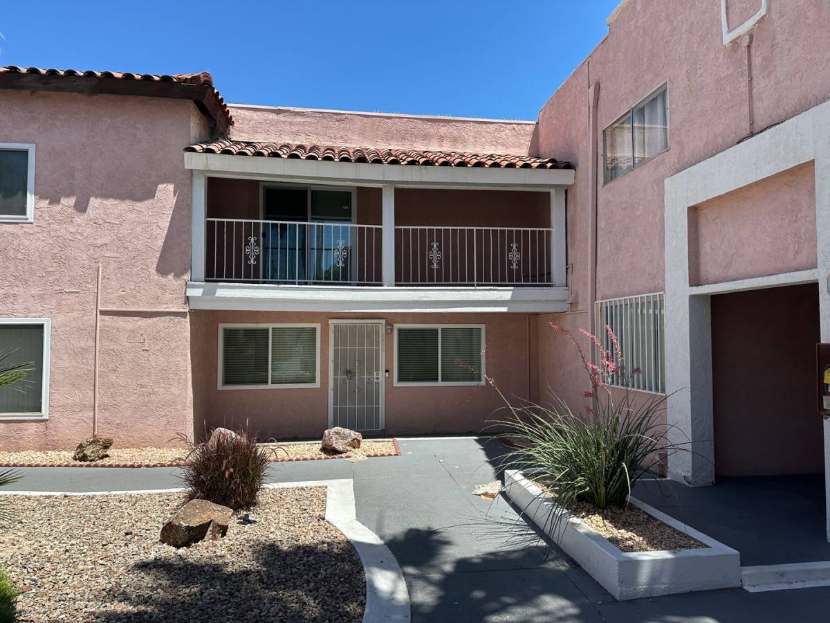 Townhouse for rent at 2274 E Desert Inn Rd, Las Vegas, NV 89169