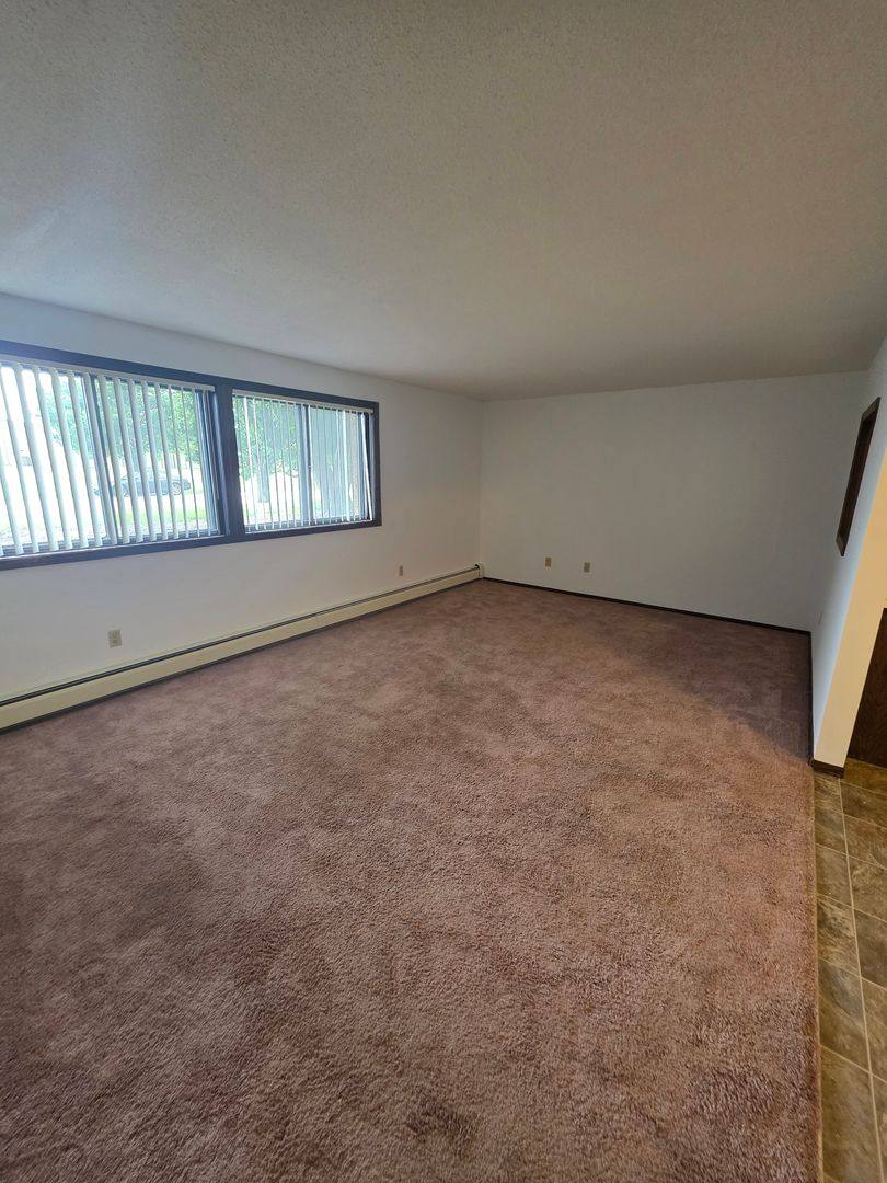 Apartment for rent at 1927 Hartle Ave, Owatonna, MN 55060