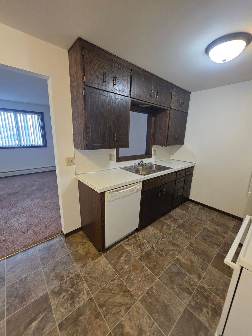 Apartment for rent at 1927 Hartle Ave, Owatonna, MN 55060