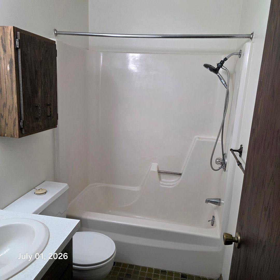Apartment for rent at 1927 Hartle Ave, Owatonna, MN 55060