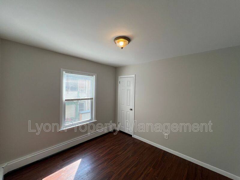 Apartment for rent at 53 Prest St #2, New London, CT 06320