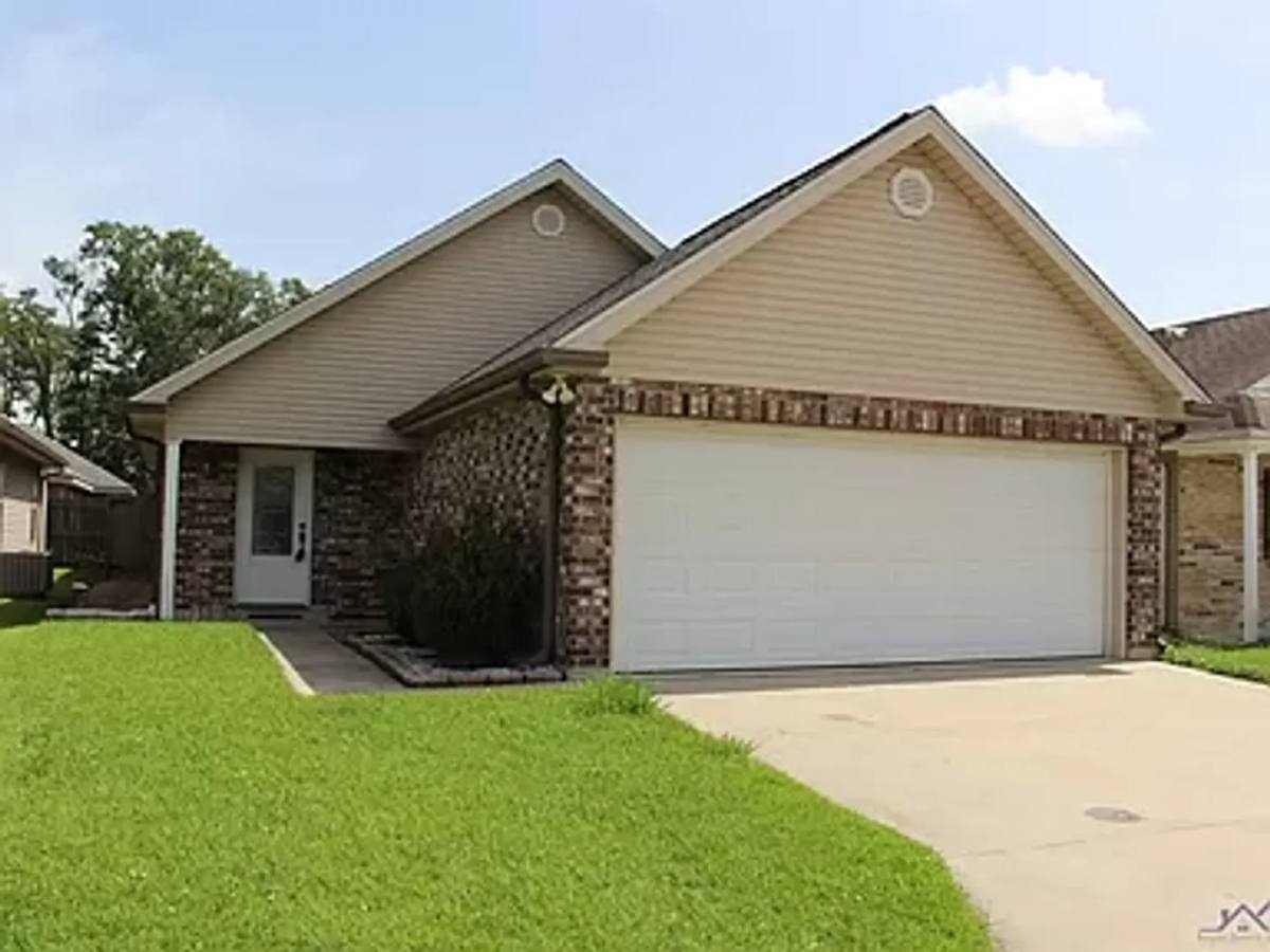 Apartment for rent at 165 Jolie Oaks Blvd, Thibodaux, LA 70301