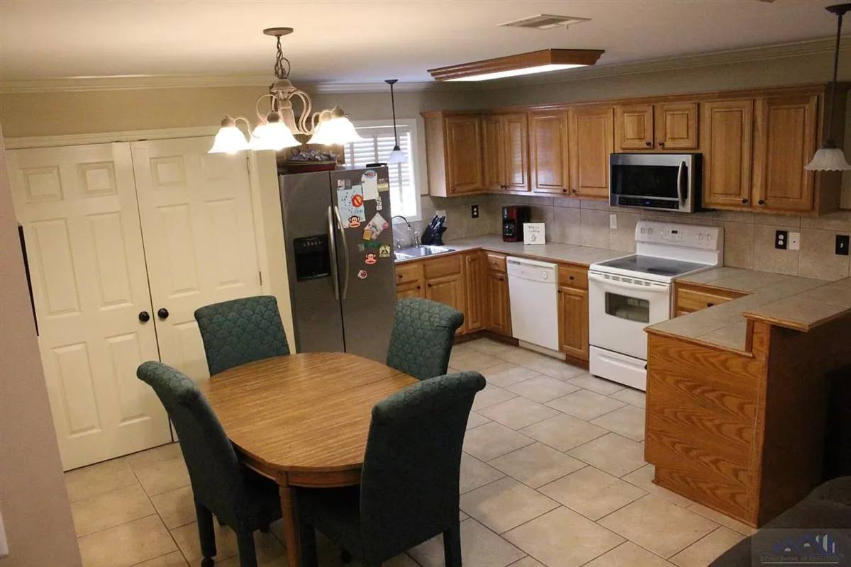 Apartment for rent at 165 Jolie Oaks Blvd, Thibodaux, LA 70301