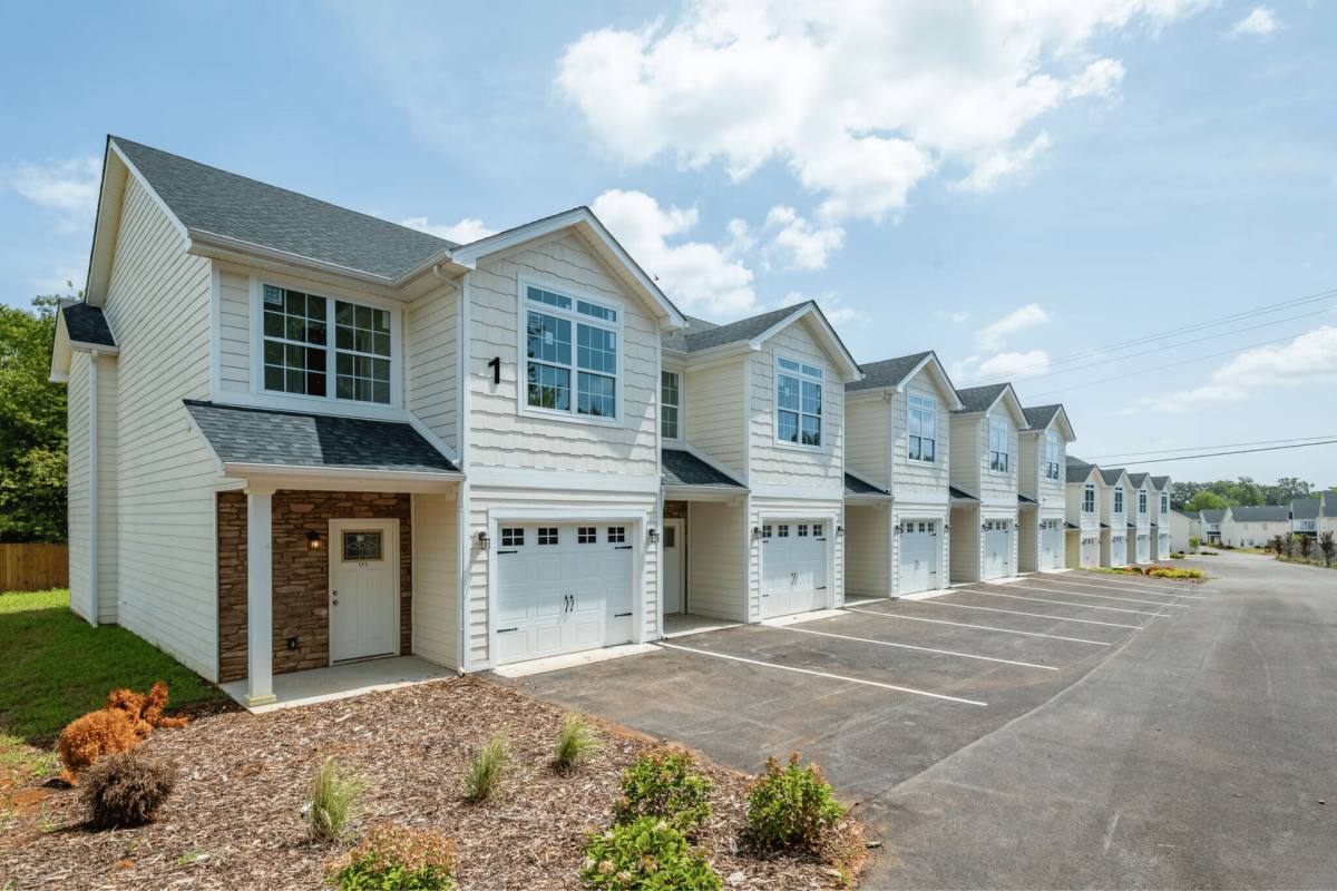 Townhouse for rent at Summerland Townhomes, 7437 Russellville Rd, Bowling Green, KY 42101