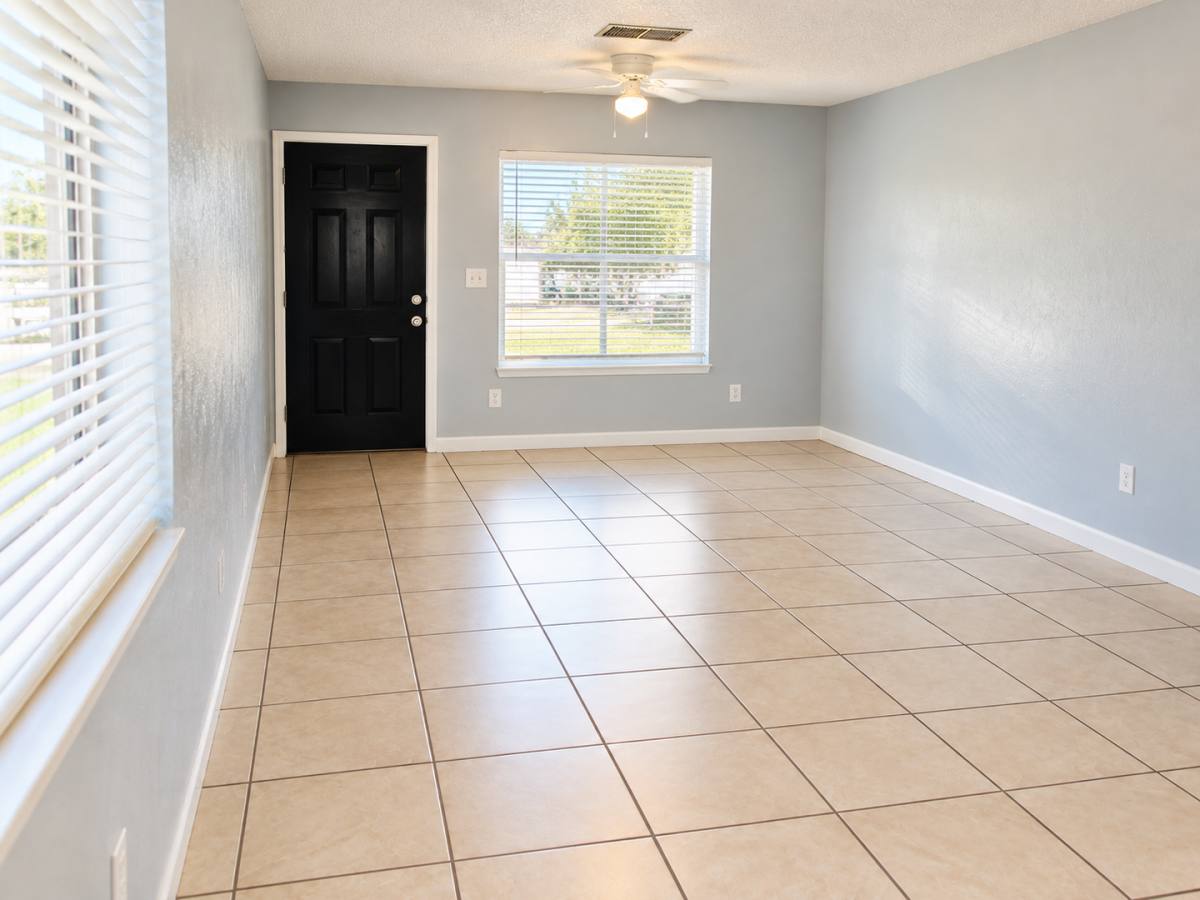 Apartment for rent at 1930 S Palmetto Ave, Daytona Beach, FL 32119