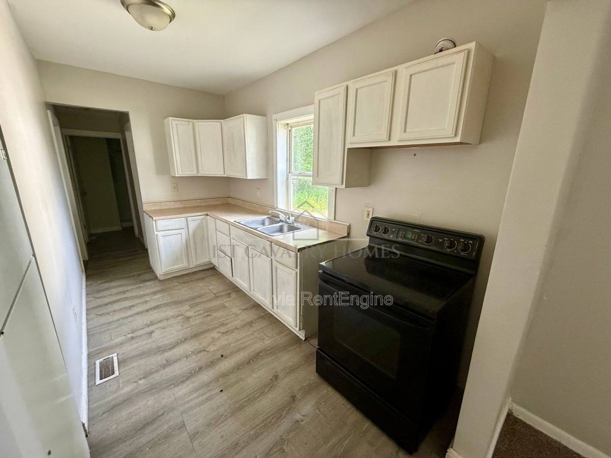 Apartment for rent at 289 Sumner Court, Akron, OH 44311