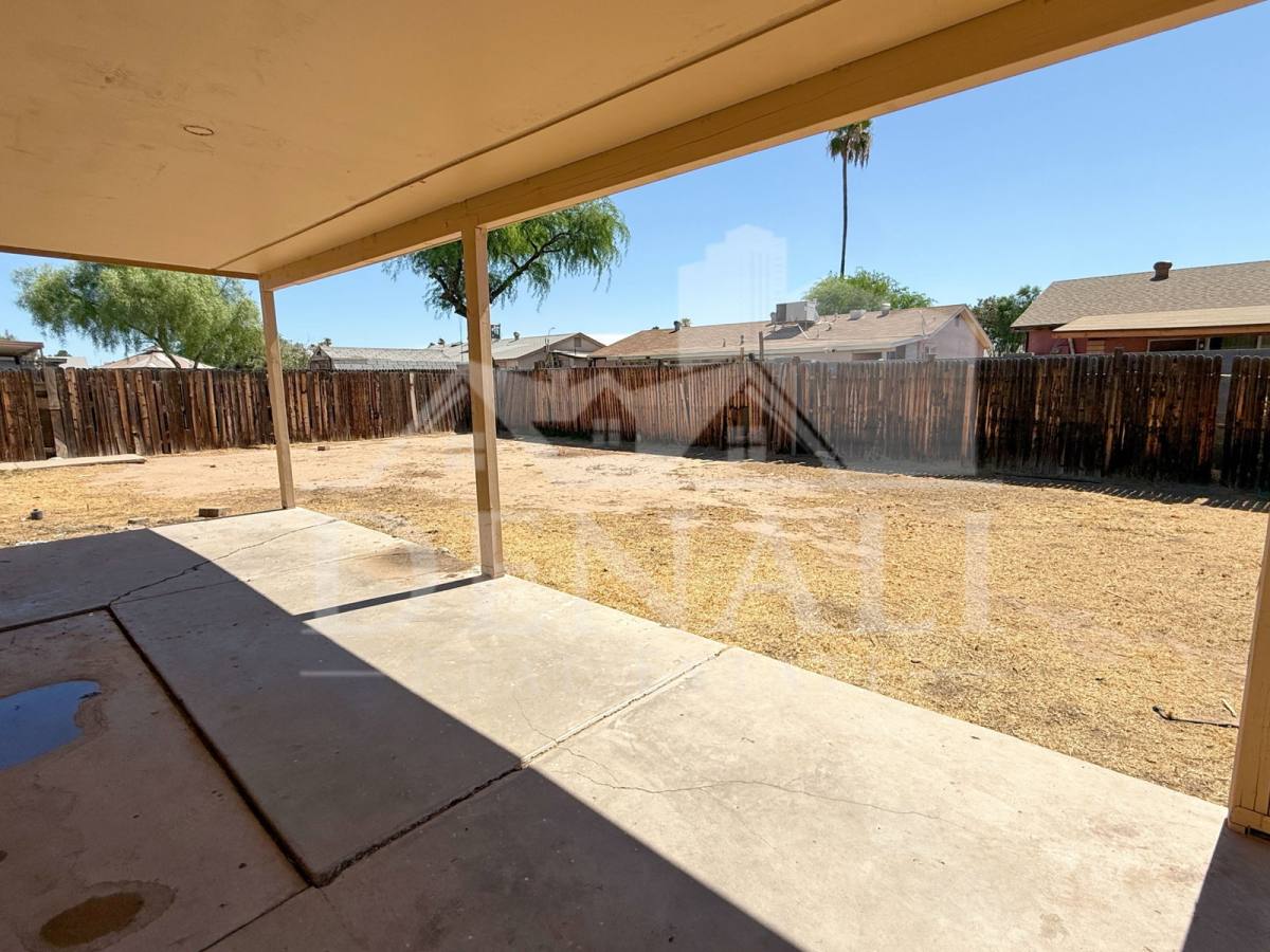 House for rent at 2027 N 66th Dr, Phoenix, AZ 85035