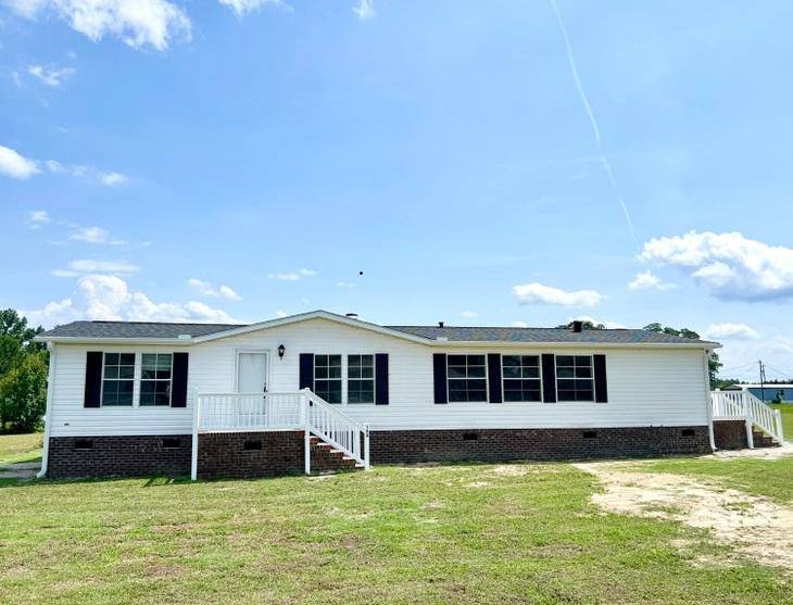132 Armstrong Rd, Whitakers, NC 27891
