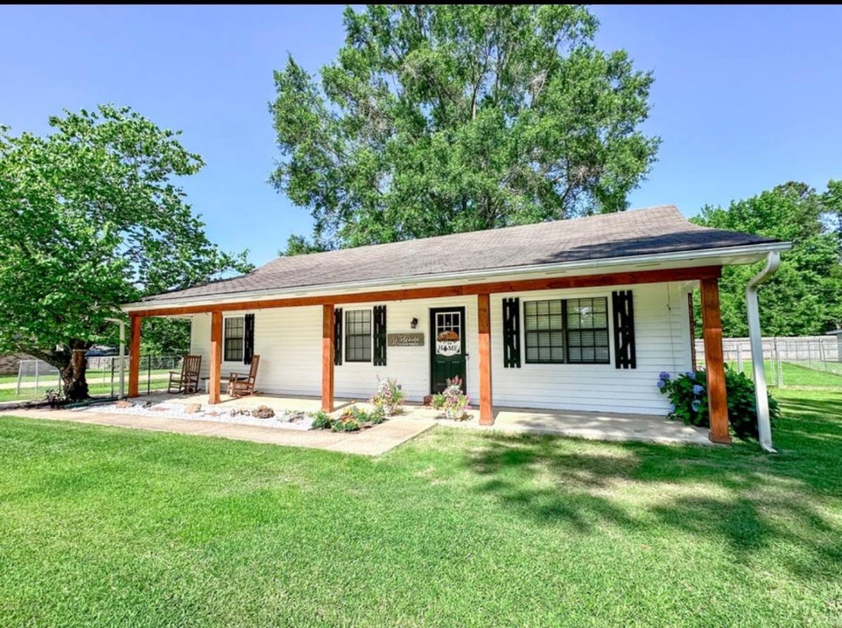 House for rent at 154 N Church St, Caledonia, MS 39740