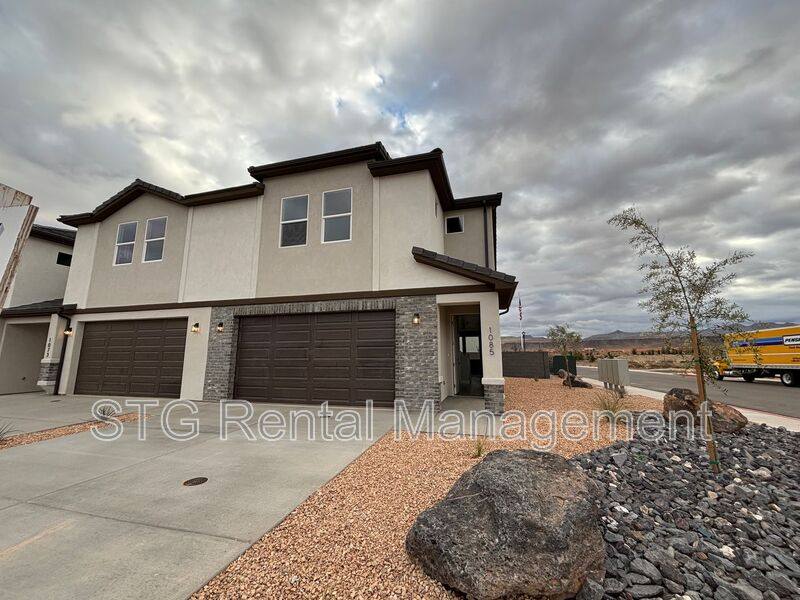 Townhouse for rent at 1085 S 4380 W, Hurricane, UT 84737